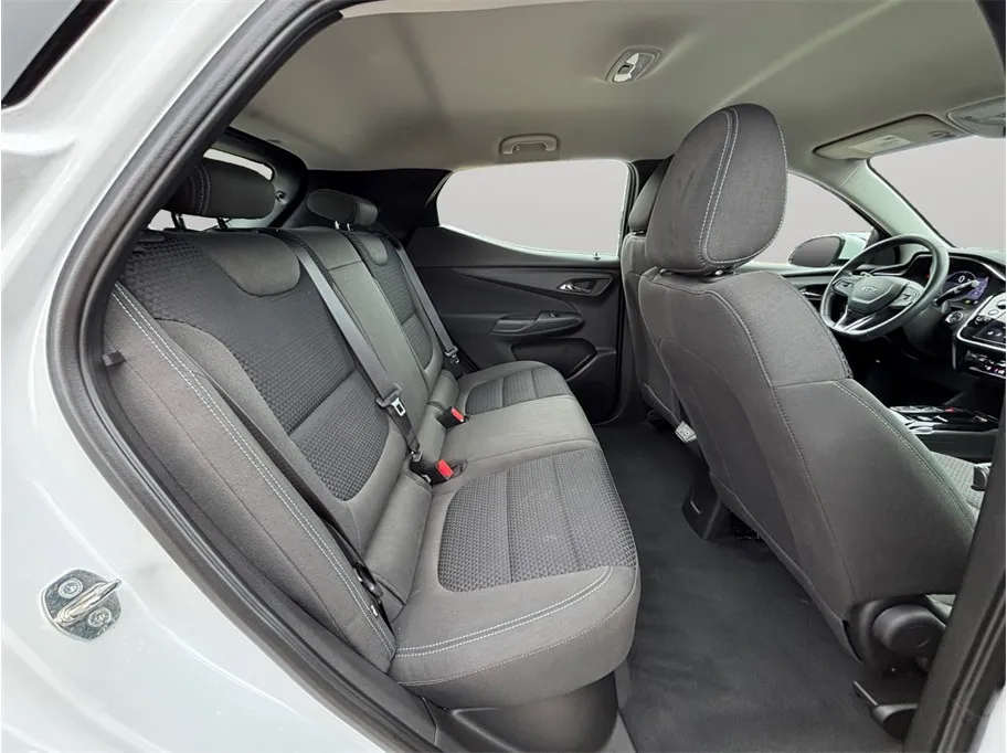 Chevrolet Bolt EUV photo 35