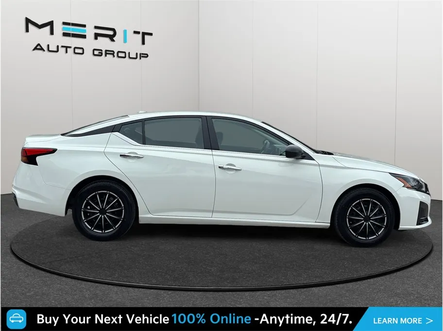 Nissan Altima photo 10