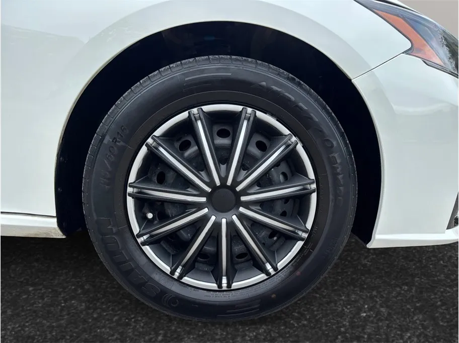 Nissan Altima photo 13
