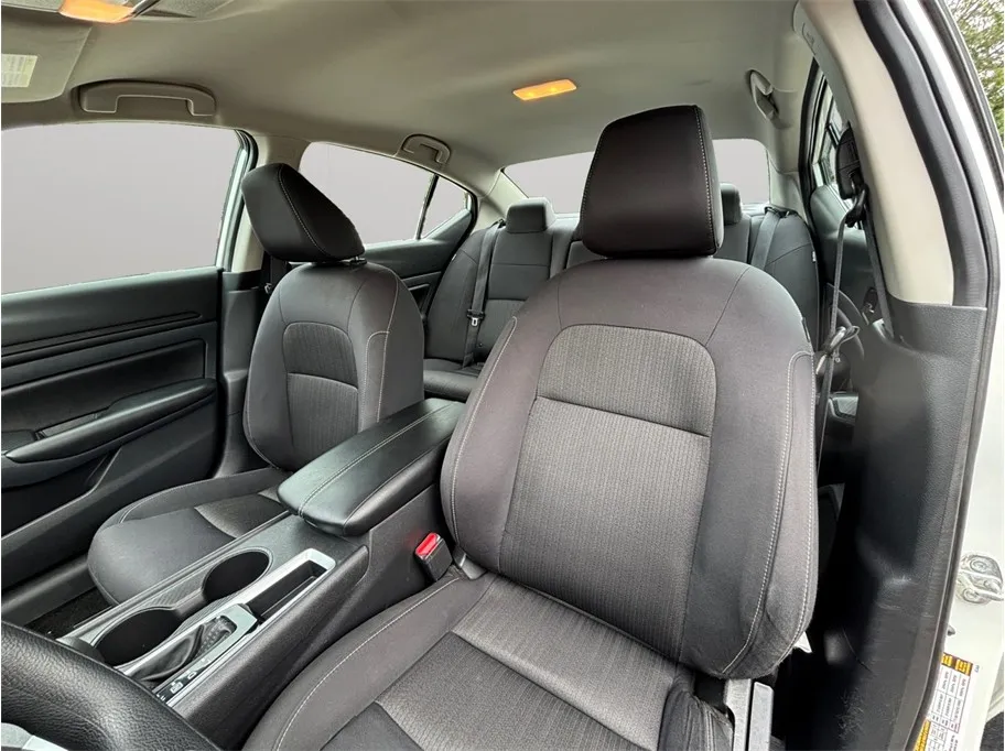 Nissan Altima photo 17