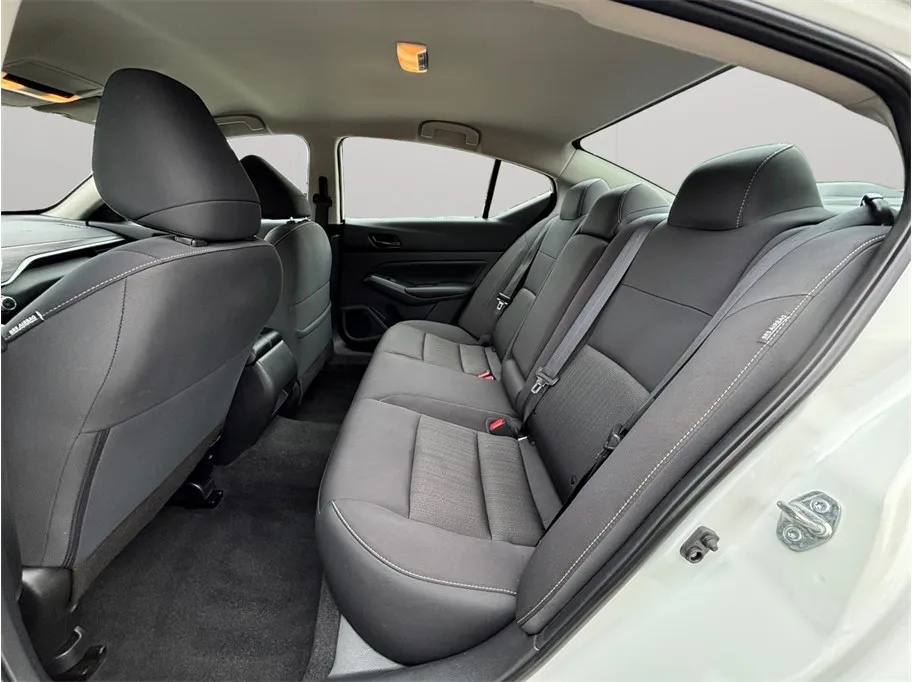 Nissan Altima photo 31