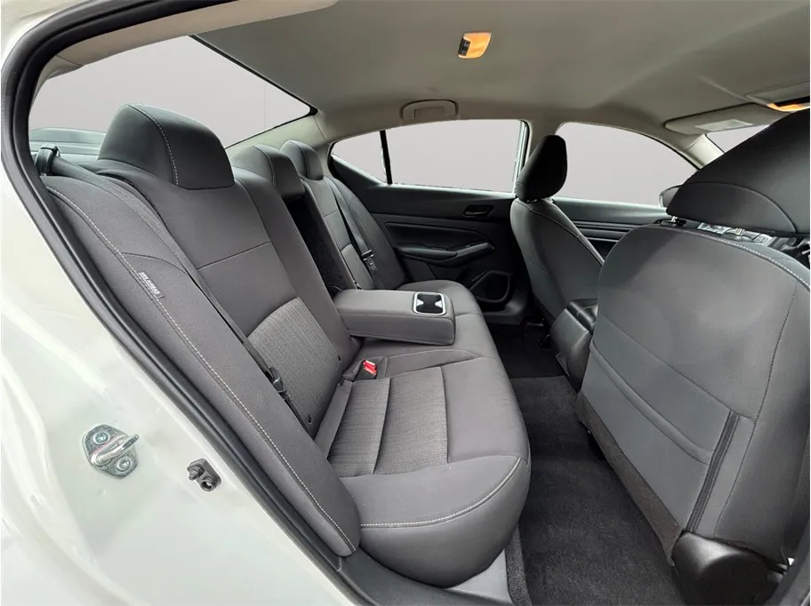 Nissan Altima photo 34