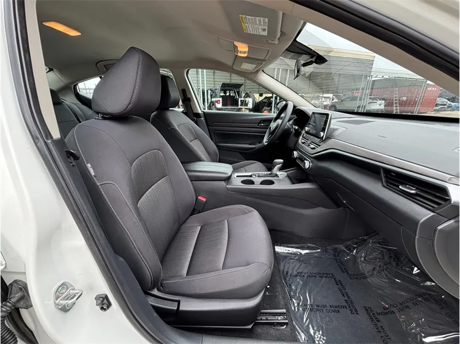 Nissan Altima photo 35