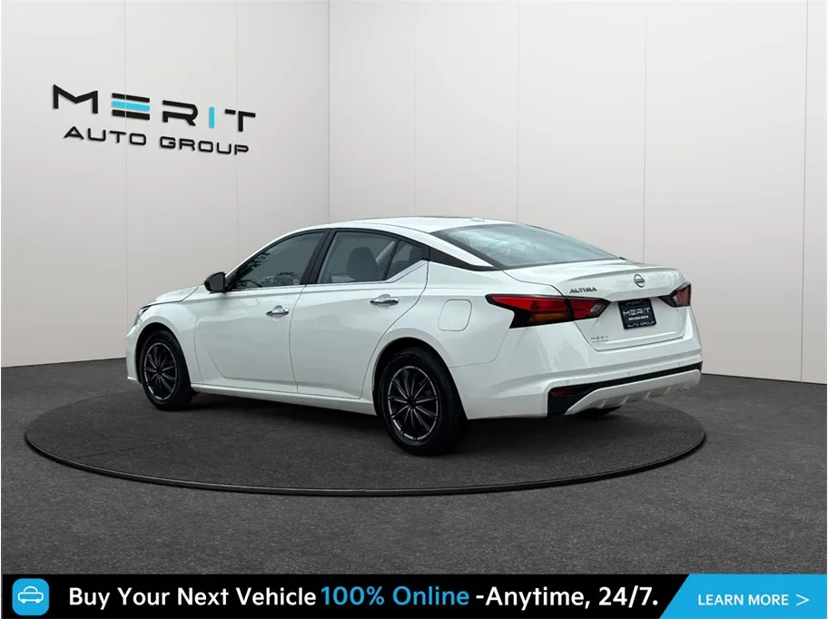 Nissan Altima photo 7