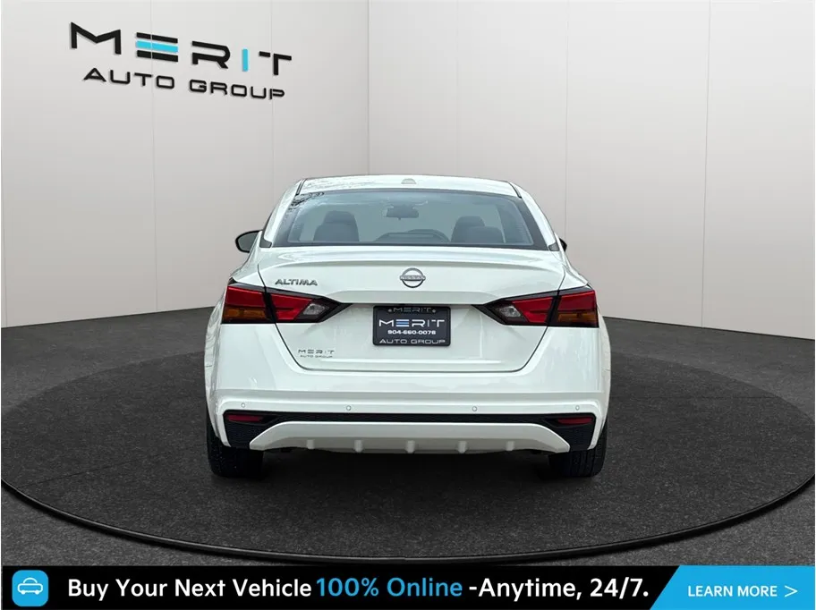 Nissan Altima photo 8