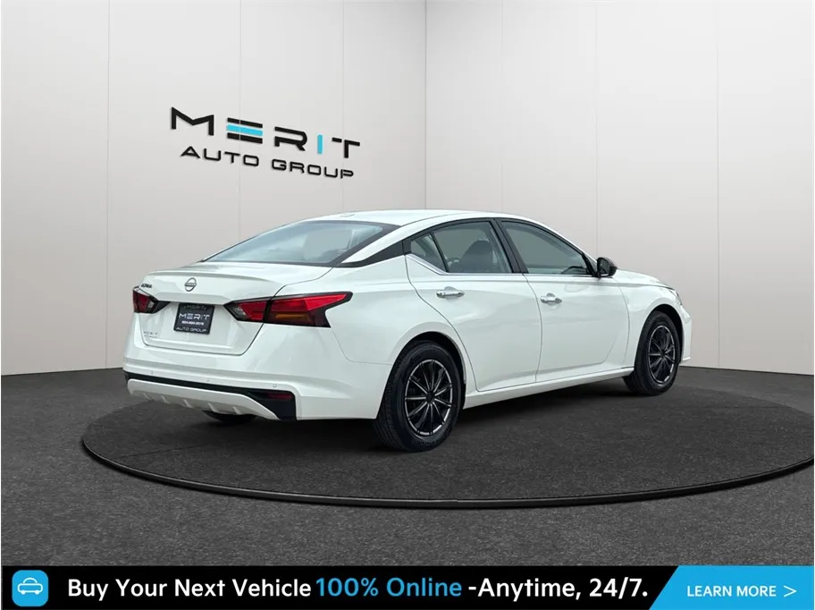 Nissan Altima photo 9