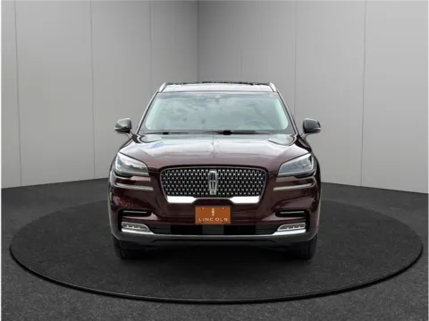 Another view of 2020 Lincoln Aviator Reserve Sport Utility 4D for sale in Jacksonville, FL at Merit Auto Group Lem Turner