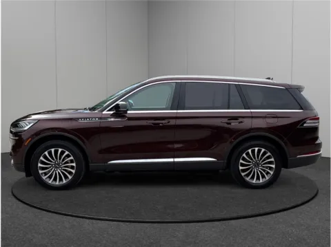 More photos of 2020 Lincoln Aviator Reserve Sport Utility 4D at Merit Auto Group Lem Turner, FL