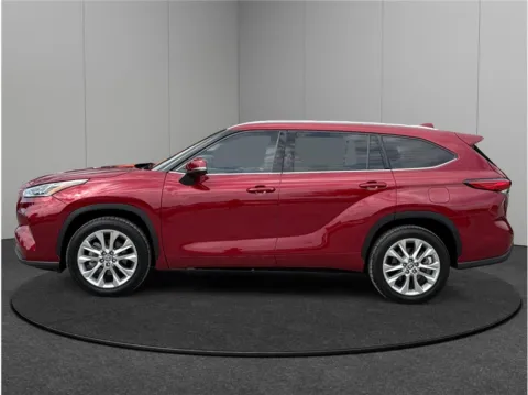 More photos of 2020 Toyota Highlander Limited Sport Utility 4D at Merit Auto Group Lem Turner, FL