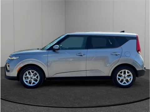 More photos of 2022 Kia Soul LX Wagon 4D at Merit Auto Group Lem Turner, FL
