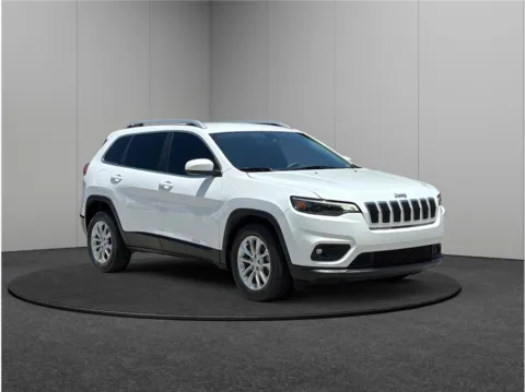 White 2019 Jeep Cherokee Latitude Sport Utility 4D for sale in Jacksonville, FL
