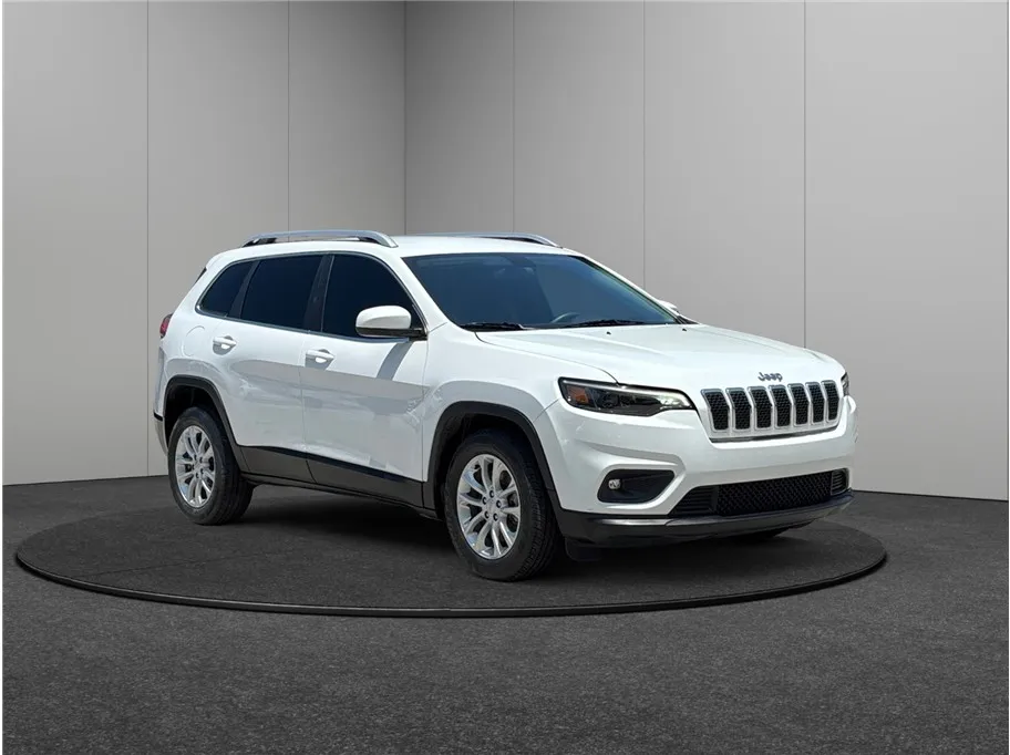 White 2019 Jeep Cherokee Latitude Sport Utility 4D for sale in Jacksonville, FL