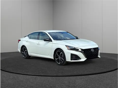 White 2025 Nissan Altima 2.5 SR Sedan 4D for sale in Jacksonville, FL