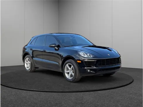 Black 2018 Porsche Macan Sport Utility 4D for sale in Jacksonville, FL