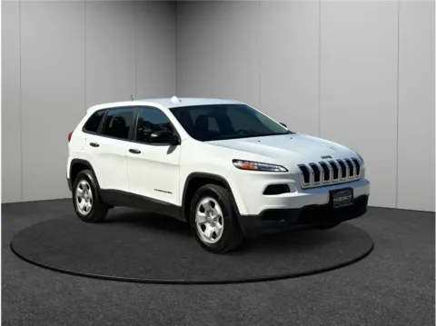 White 2017 Jeep Cherokee Sport SUV 4D for sale in Jacksonville, FL