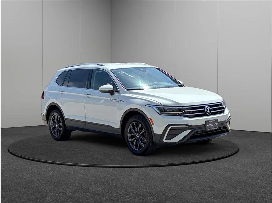 White 2022 Volkswagen Tiguan SE 4MOTION Sport Utility 4D for sale in Jacksonville, FL