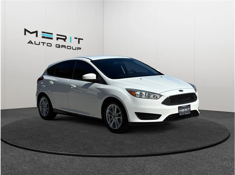 White 2018 Ford Focus SE Hatchback 4D for sale in Jacksonville, FL