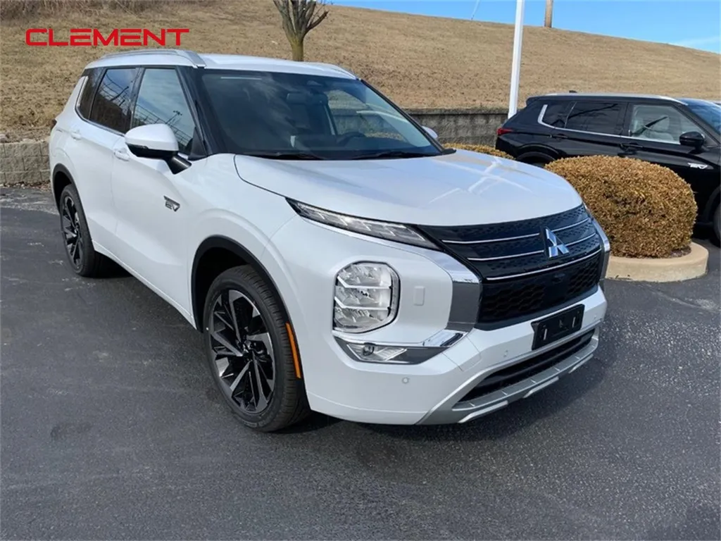 2024 Mitsubishi Outlander PHEV SEL for sale in St. Peters, MO