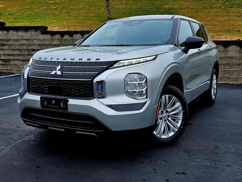 2024 Mitsubishi Outlander ES for sale in St. Peters, MO at