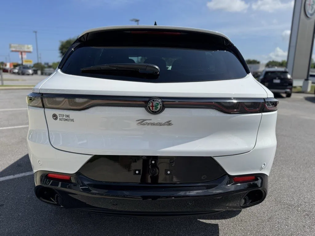 2025 Alfa Romeo Tonale BASE photo 2