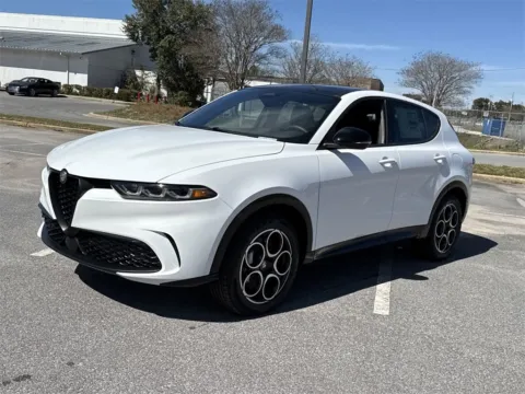 More photos of 2025 Alfa Romeo Tonale at Step One Alfa Romeo Pensacola, FL