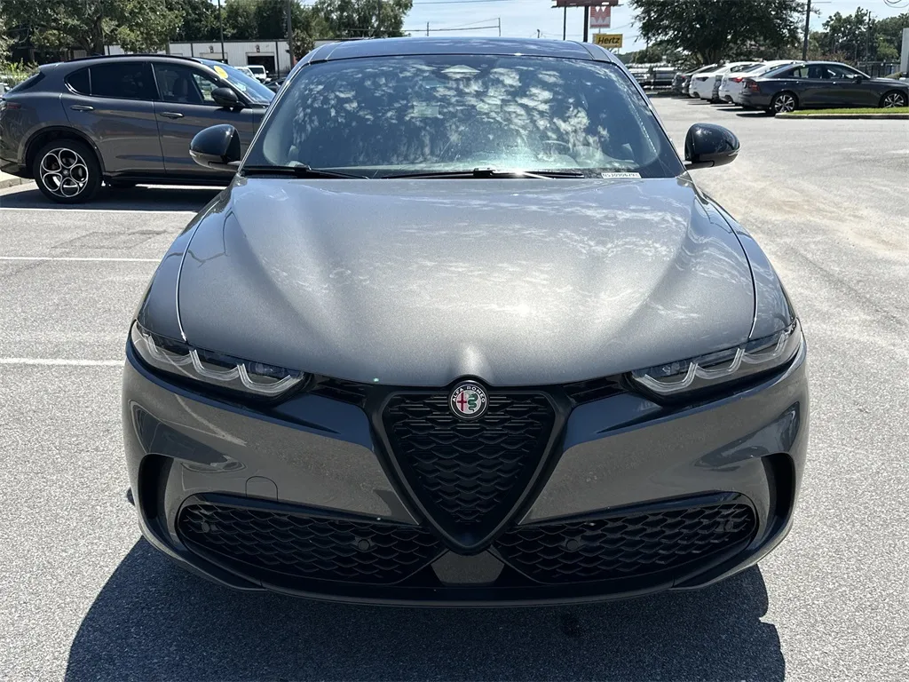 2025 Alfa Romeo Tonale photo 3