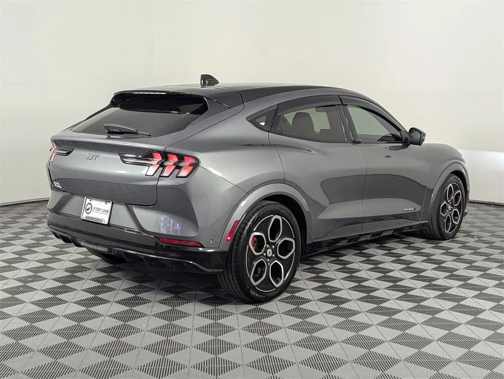 2023 Ford Mustang Mach-E GT photo 2