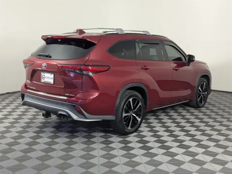 More photos of 2021 Toyota Highlander XSE at Step One Cadillac GMC Fort Walton Beach, FL
