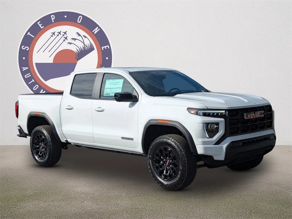 2026 GMC Canyon Elevation's photo