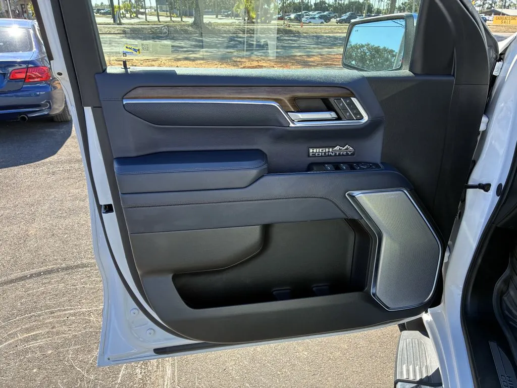 2024 Chevrolet Silverado 1500 High Country - Photo 17