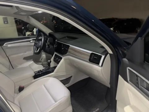 More photos of 2022 Volkswagen Atlas 2.0T SEL at Step One Cadillac GMC Fort Walton Beach, FL
