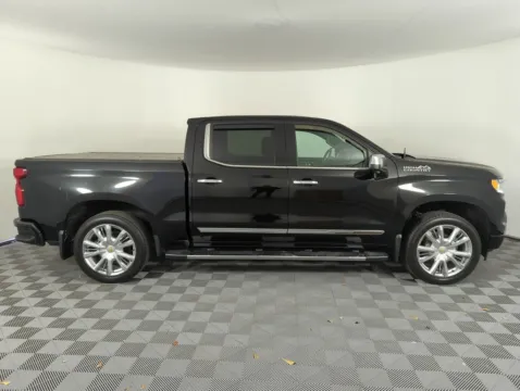 Another view of 2022 Chevrolet Silverado 1500 High Country for sale in Fort Walton Beach, FL at Step One Cadillac GMC Fort Walton Beach