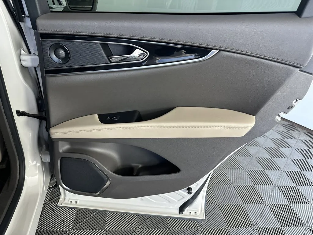 2022 Lincoln Nautilus Reserve - Photo 33