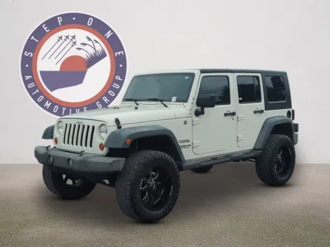 White 2010 Jeep Wrangler Unlimited Sport for sale in Fort Walton Beach, FL