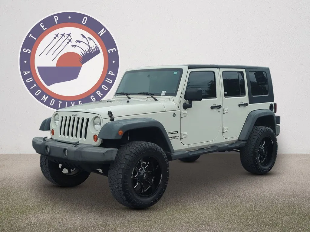 White 2010 Jeep Wrangler Unlimited Sport for sale in Fort Walton Beach, FL