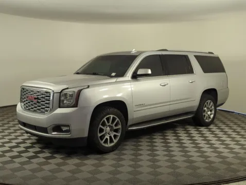 Silver 2020 GMC Yukon XL Denali for sale in Fort Walton Beach, FL