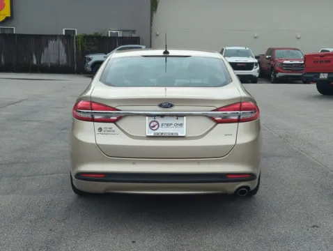More photos of 2017 Ford Fusion SE at Step One Cadillac GMC Fort Walton Beach, FL