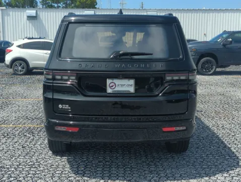 More photos of 2022 Jeep Grand Wagoneer Series II at Step One Cadillac GMC Fort Walton Beach, FL