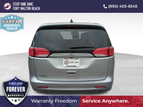 More photos of 2018 Chrysler Pacifica L at Step One Cadillac GMC Fort Walton Beach, FL