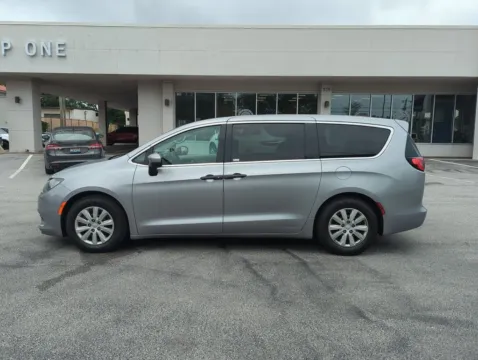 Another view of 2018 Chrysler Pacifica L for sale in Fort Walton Beach, FL at Step One Cadillac GMC Fort Walton Beach