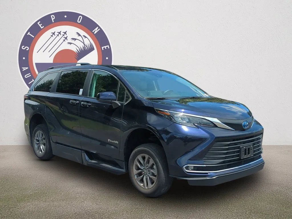 2024 Toyota Sienna XLE for sale in Fort Walton Beach, FL
