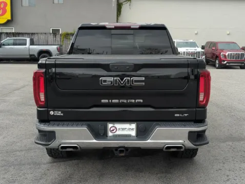 More photos of 2022 GMC Sierra 1500 SLT at Step One Cadillac GMC Fort Walton Beach, FL