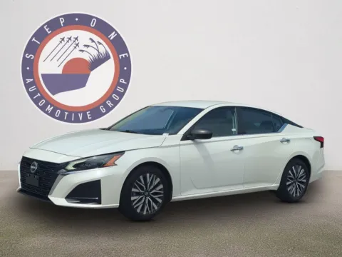 White 2024 Nissan Altima 2.5 SV for sale in Fort Walton Beach, FL