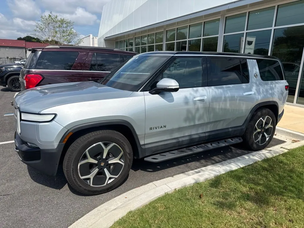 Silver 2024 Rivian R1S Adventure Dual Motor Standard Pack for sale in Fort Walton Beach, FL