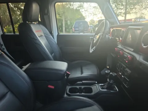 More photos of 2023 Jeep Gladiator Rubicon at Step One Cadillac GMC Fort Walton Beach, FL