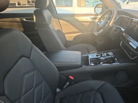 More photos of 2024 Volkswagen Atlas Cross Sport 2.0T SE w/Technology at Step One Cadillac GMC Fort Walton Beach, FL