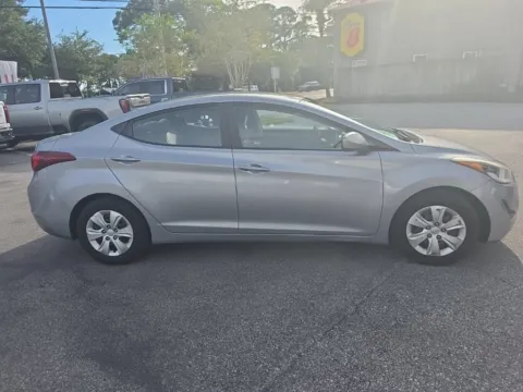 Gray 2016 Hyundai Elantra SE for sale in Fort Walton Beach, FL
