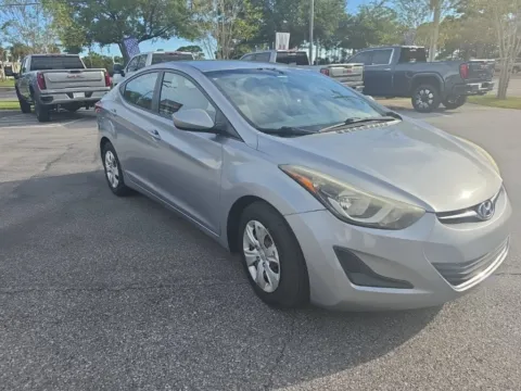 More photos of 2016 Hyundai Elantra SE at Step One Cadillac GMC Fort Walton Beach, FL