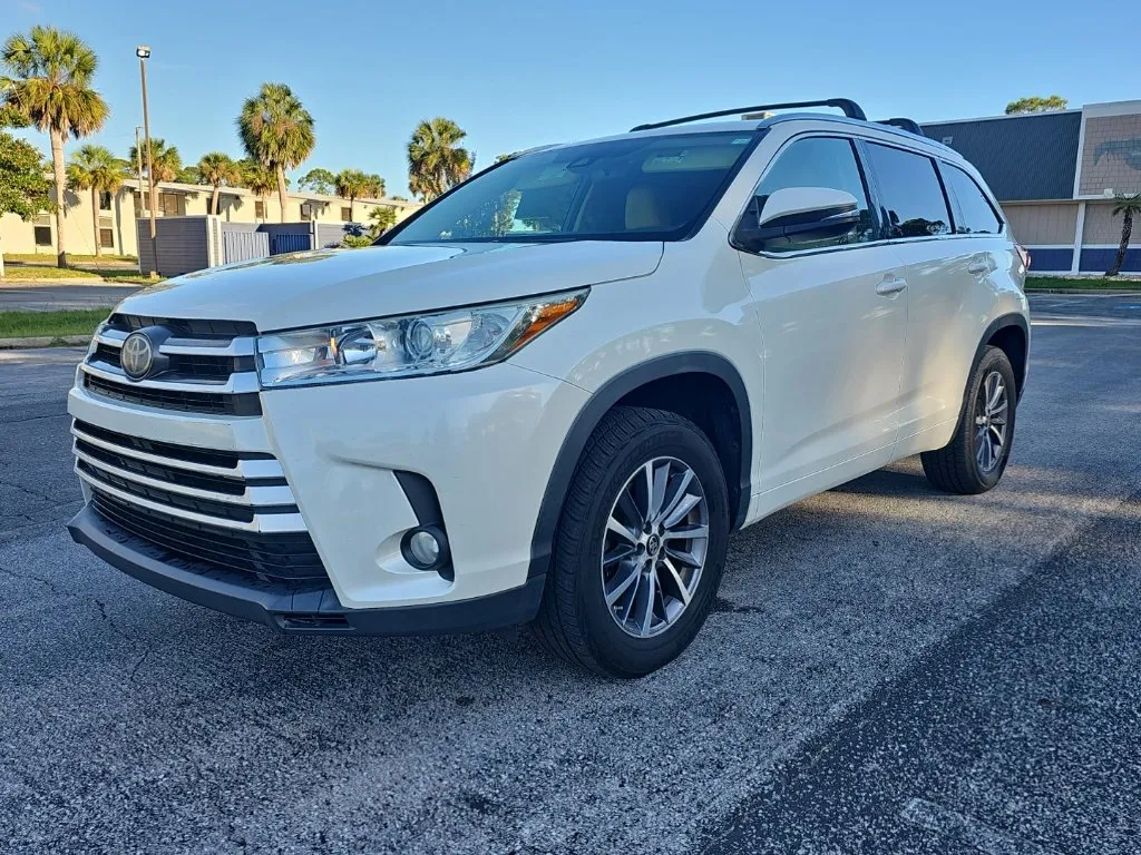 White 2017 Toyota Highlander XLE for sale in Fort Walton Beach, FL