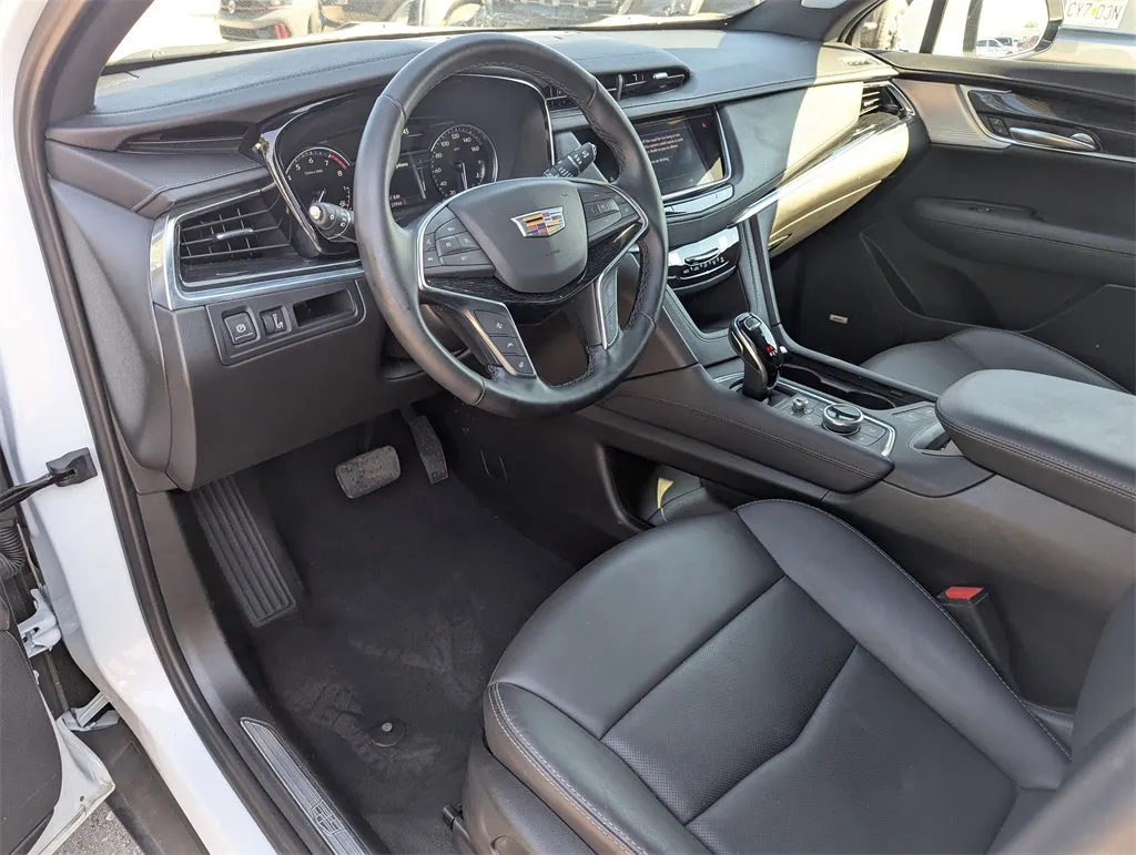2025 Cadillac XT5 Premium Luxury photo 3